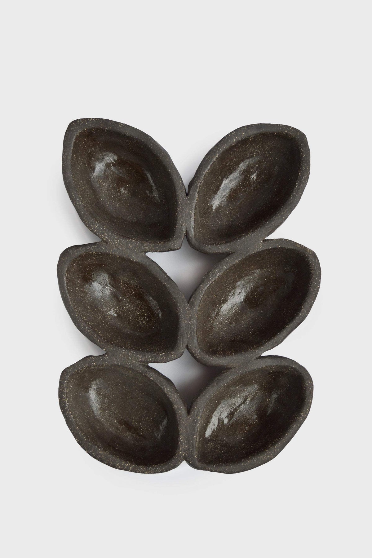 Pumpernickel Stoneware Serving Dish, detail view