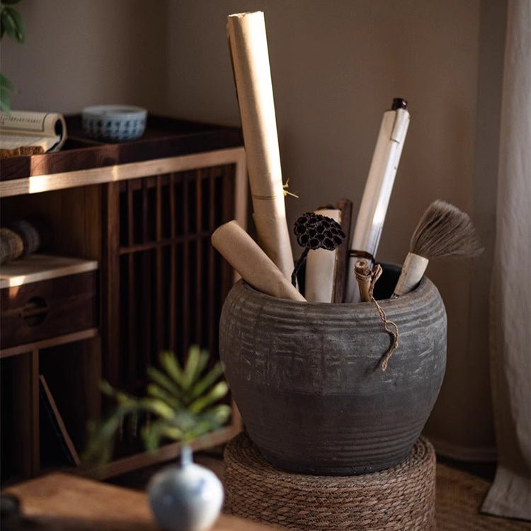 Round Belly Clay Pot, Dark Grey