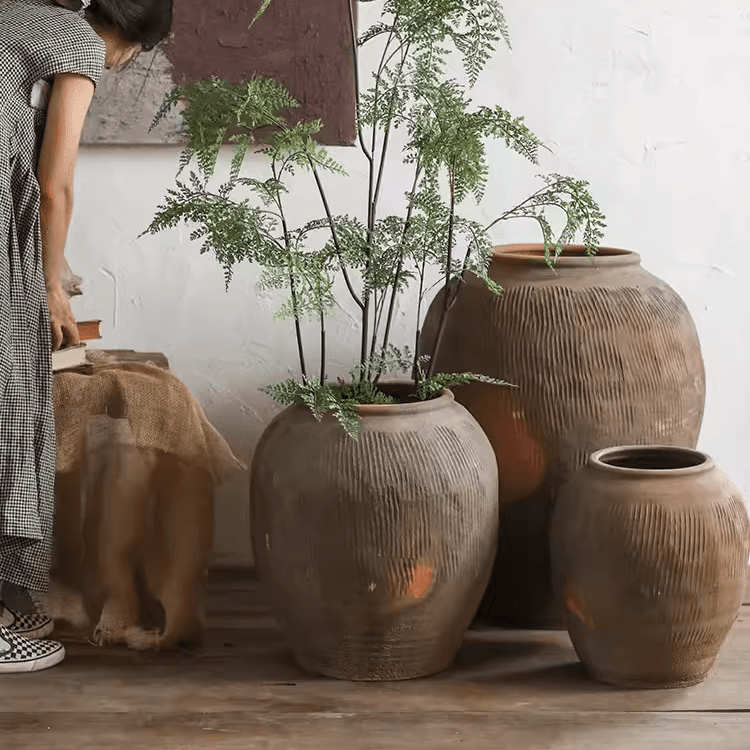 Round Earthenware Planter Pot, Brown, detail view