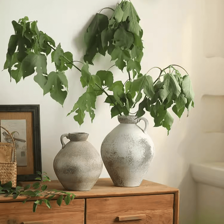 Watertight Cement Vase with Handle, detail view
