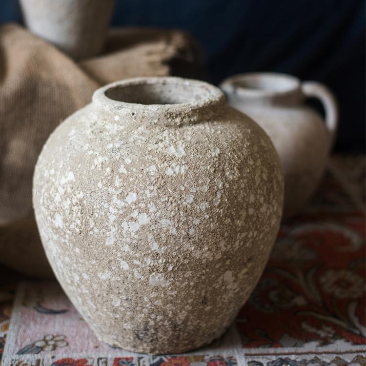 Pompeii Style Cement Jar Pot, detail view