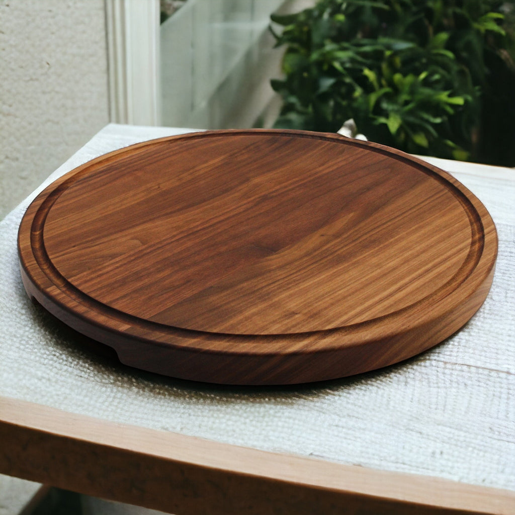 Round Board with Feet and Juice Groove, 18 in